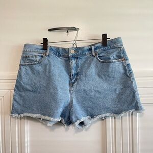 Ann Taylor LOFT High Rise Raw Hem Jean Shorts - size 14/32